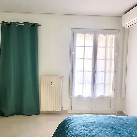 Spacieux ,4 Pers,piscine & Vue * Antibes