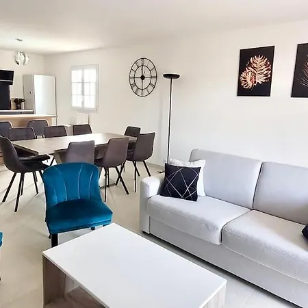 Spacieux ,4 Pers,piscine & Vue דירה *